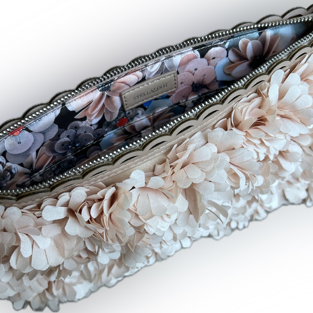 Stella & Dot Floral Clutch